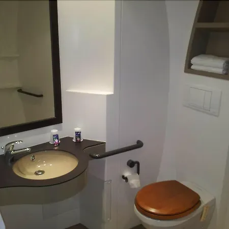 Fasthotel Dunkerque 2*