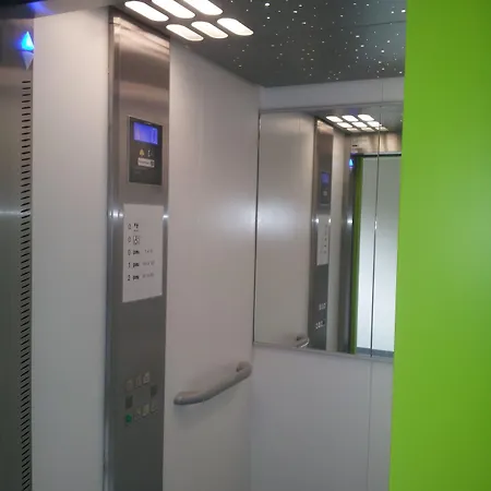 敦刻尔克法斯特酒店