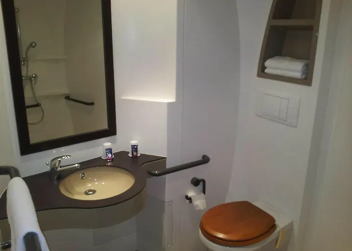 Fasthotel Dunkerque 2*